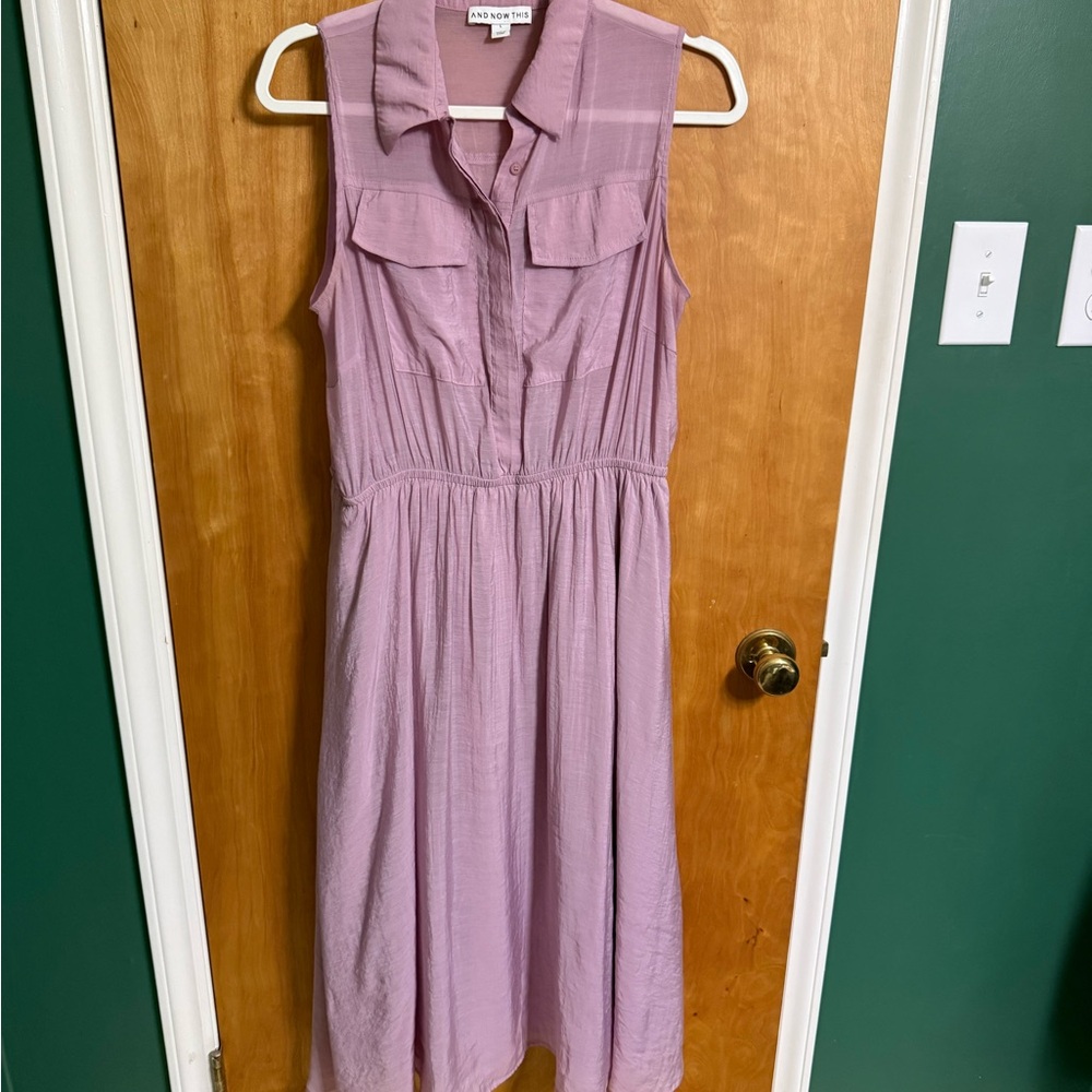 Sleeveless Lavender Midi Dress by